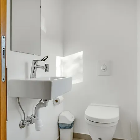 2 Bedroom Awesome In *