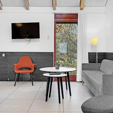 2 Bedroom Awesome In Semesterbostad Grenå